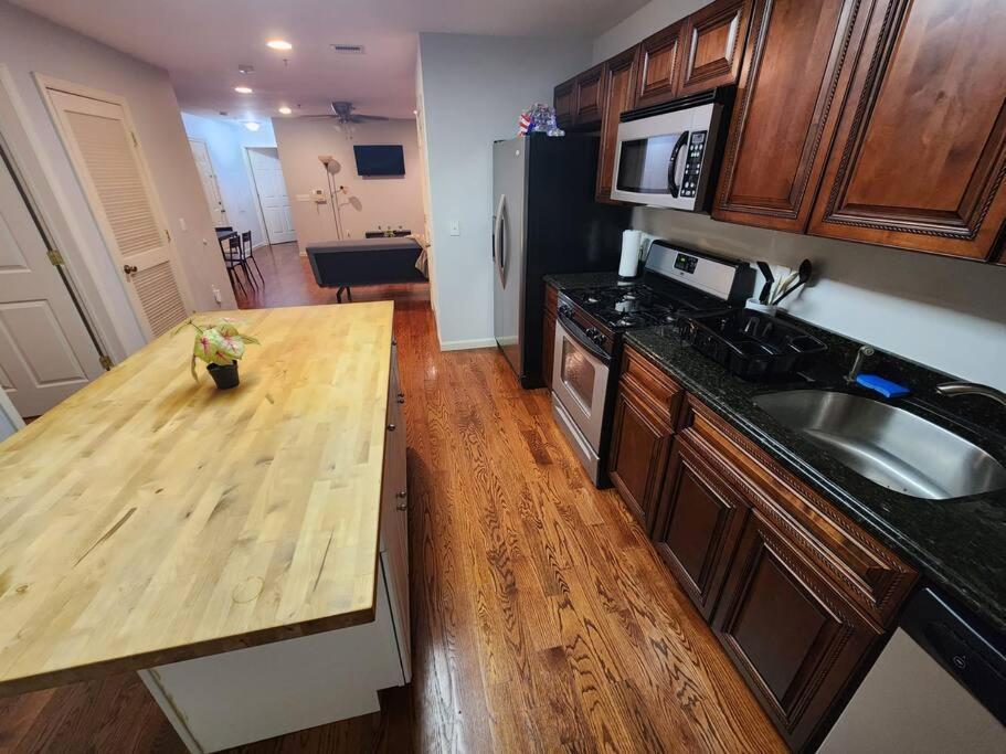 Luxury 2 Bed Apt, Mins To Nyc! 유니언시티 외부 사진
