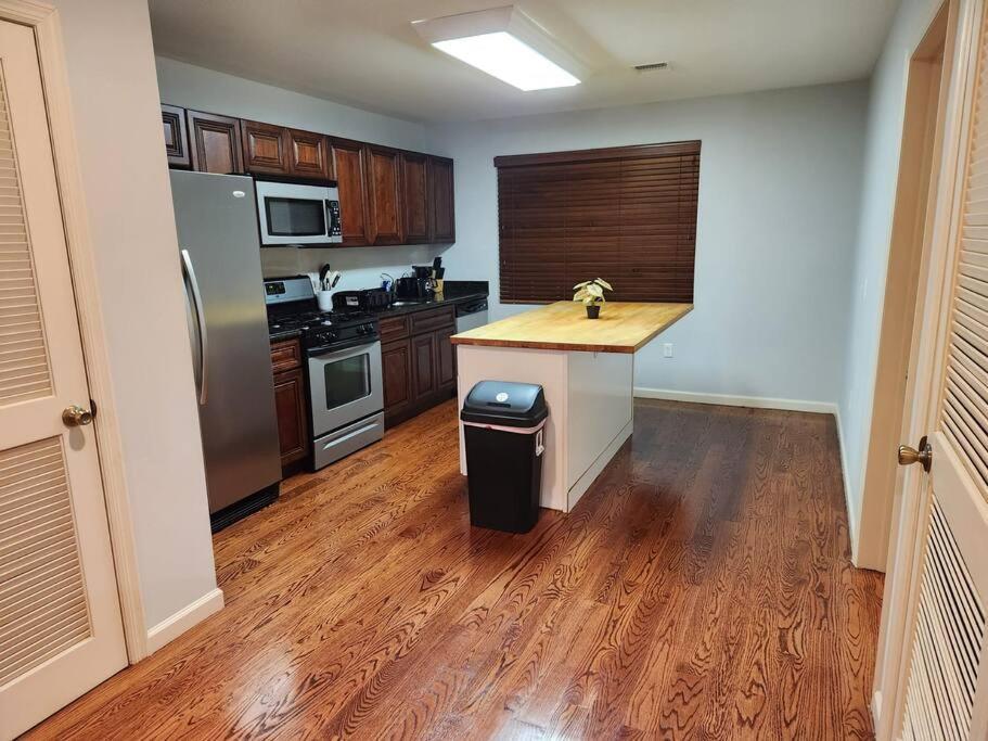 Luxury 2 Bed Apt, Mins To Nyc! 유니언시티 외부 사진