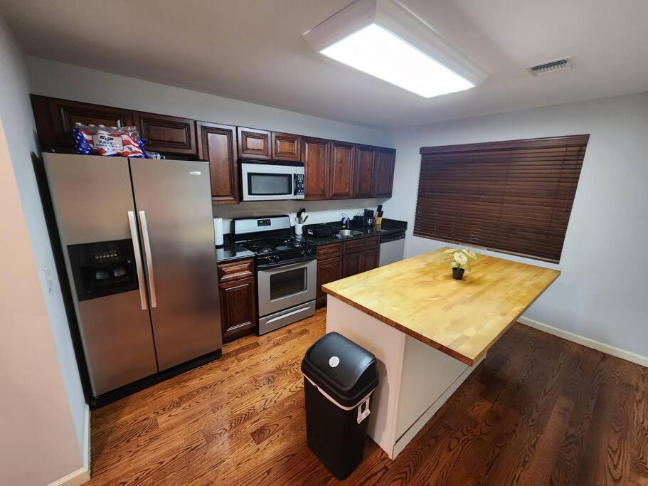 Luxury 2 Bed Apt, Mins To Nyc! 유니언시티 외부 사진